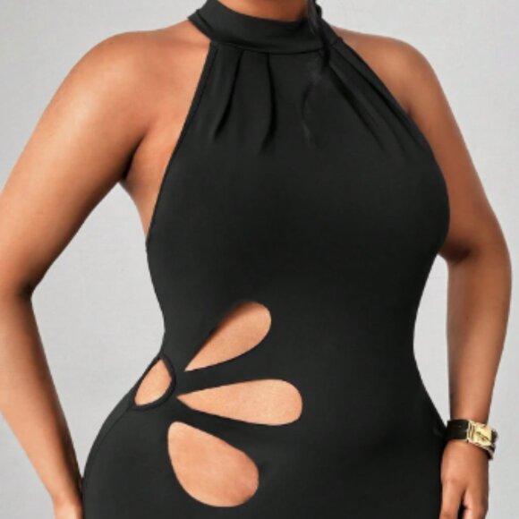 Plus Size Sleeveless Tight-Fitting Floral Hollow-Out Halter Dress - Picture 2 of 9